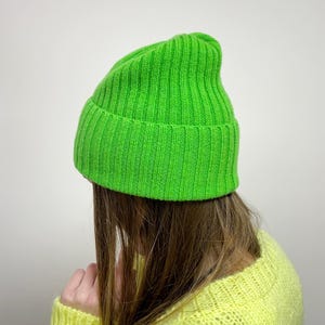 Neon lime green wool knitted chunky hat for women. Handknit cashmere blend wool slouchy beanie. Handmade green wool knit hat