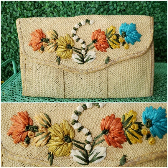 70s Vintage Clutch Purse, Raffia, Woven Palm Handbag with Colorful Flowers