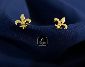 Fleur-de-Lis Stud Earring, Solid Design, Elegant and Refined, Royal Jewelry, Traditional Jewelry in 925 Sterling Silver