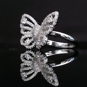 Gorgeous Mariah Carey Butterfly Ring in rhodium-plated 925 sterling silver adorned with high-quality simulated diamonds. image 2