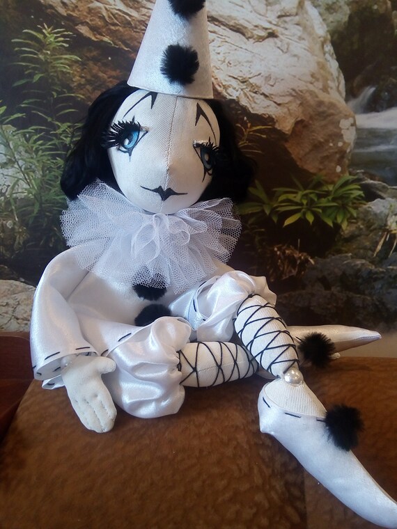 pierrot doll