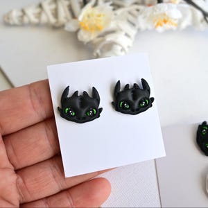 Kolczyki z polimerowej gliny „Black Dragon” | Ręcznie robiona minimalistyczna biżuteria