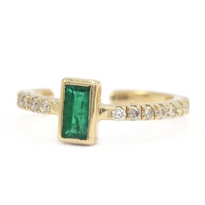 Solid 14K Yellow Gold Natural 0.13 Ct. Zambia Baguette Emerald Gemstone & Pave Diamond Cartilage Piercing Ear Cuff Earring !! Single Piece