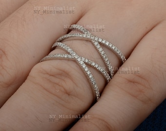 Anillo cruzado de diamantes en oro blanco de 14 quilates: Anillo apilable hecho a mano