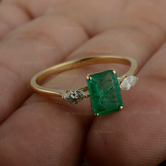 14k White Gold Diamond & Genuine Marquise Emerald Ring 14k White Gold Diamond & Genuine Marquise Emerald Ring