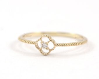 Anillo de trébol de diamantes de oro de 14 quilates: Anillo apilable de buena suerte