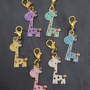 Very cute cartoon giraffe zipper pull enamel gold coloured charm lobster clip, bracelet, purse, jacket, pencil case, schoolbag, coat, bag