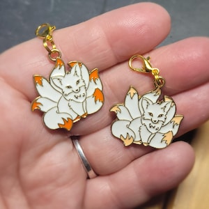 Nine tail fox zipper pull charm, on clip, bracelet, handbag, school, purse, gold colour with light or darker orange, white, enamel, kitsune