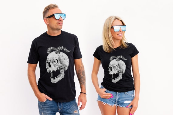 Screaming Skull Tee - Black T Shirt - Gothic Folklore - Horror Art - Regular or Fitted Cotton