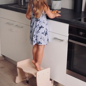 3 in 1 Kitchen Tower : High chair, step stool, kids desk. image 5