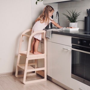 3 in 1 Kitchen Tower : High chair, step stool, kids desk. image 2