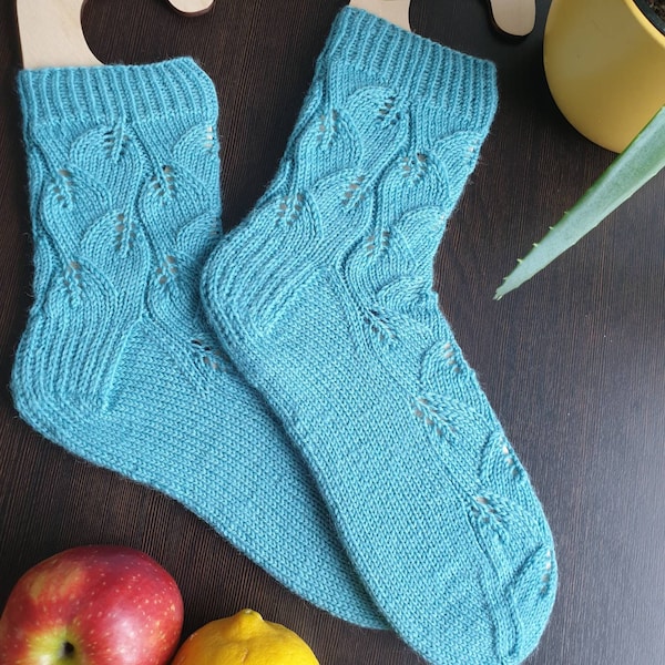 Handgestrickte Socken/Blättermuster