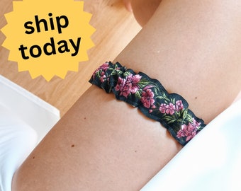 Blumenhochzeits-Strumpfband für Braut. Geschenk für Junggesellinnenabschied. Hochzeits-Dessous
