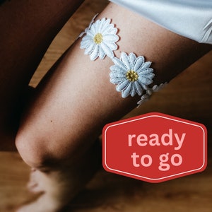 Daisy bruidskousenband, handgemaakte bruiloft kousenband, kanten kousenband, vrijgezellenfeest cadeau voor bruid, handgemaakt, bruidslingerie