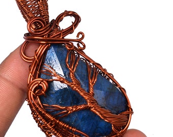 Un pendentif en cuivre antique de qualité unique, fil de cuivre enveloppé, pendentif en pierre précieuse de labradorite bleue, pendentif de designer en cuivre, pendentifs faits main. TS.5