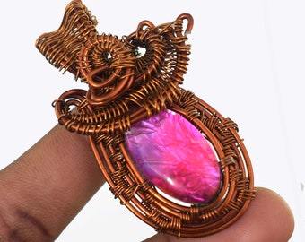 Un pendentif en cuivre antique de qualité unique, un fil de cuivre enveloppé de danburite, un mélange de pierres précieuses, un pendentif de designer en cuivre, des pendentifs faits main. SS.1