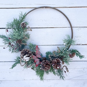 Kerstkrans, Winterkrans, Rode Hulst bessen, Raamkrans, Voordeur Decor, Boerderij Vakantie Indoor Muur, Jute Spiraal, Dennenboom
