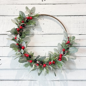 Ghirlanda Natalizia 50cm Con Pigne Rosse - Decorazione Invernale Per Porte E Finestre - Foto 8