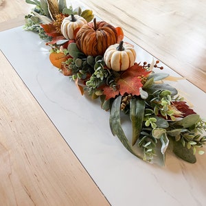 Décoration de table basse, centre de table de salle à manger d'automne, décoration d'intérieur citrouille d'automne, vitrine de cheminée, salon de ferme d'automne, guirlande orange blanc image 3