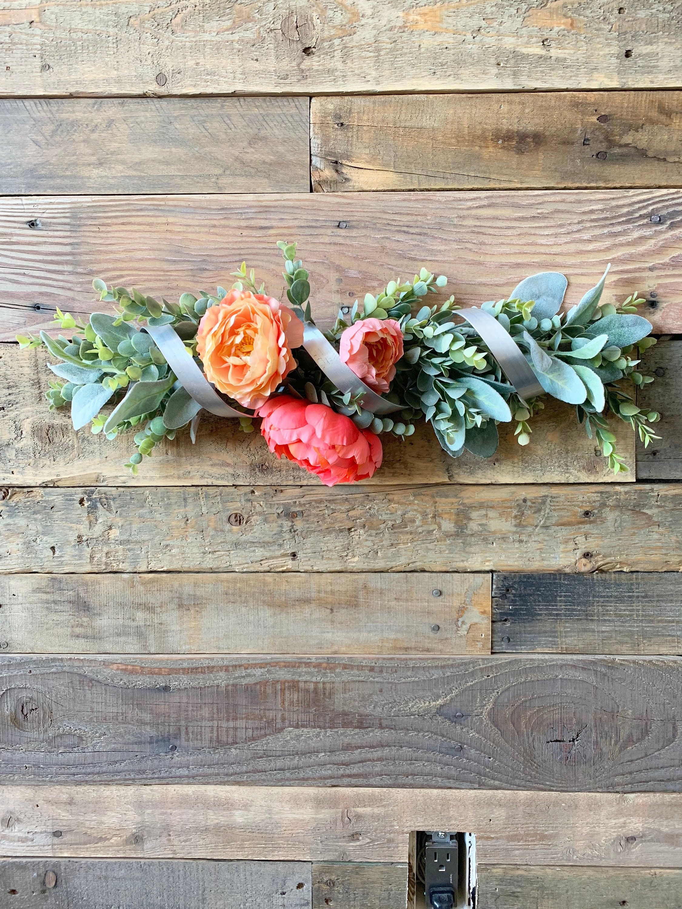 Pièce Maîtresse de Table, Décor à Long Repas, Guirlande Cheminée, Pièce Florale Pivoines Corail, Euc