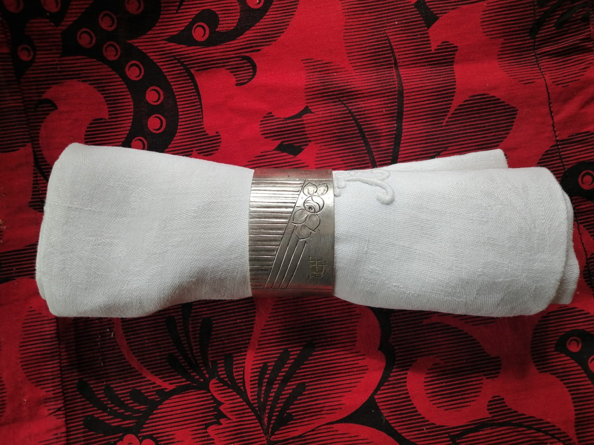 Set of Antique FRENCH Serviette/ Napkin Ring with Antique Embroidered Napkin, Art Deco, 1900's, CHRISTMAS gift ! PRICE for the Set