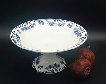 中国古美術 琺瑯彩果盤 仕女図 高脚皿 陶磁器 飾皿 工芸品 ケーキスタンド アンティークの手描きケーキスタンド、台座付きケーキ皿、植物柄