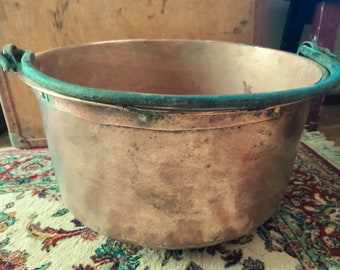 Antique French HUGE traditional Beaten Copper Cauldron, cast iron handle,wonderful patina for French kitchen decor, fireplace, home deco,