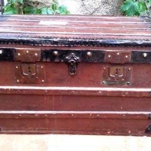 Antique French Steamer Trunk - Victorian era, 1900&#39;s, with original travel label, coffee table, deco feature