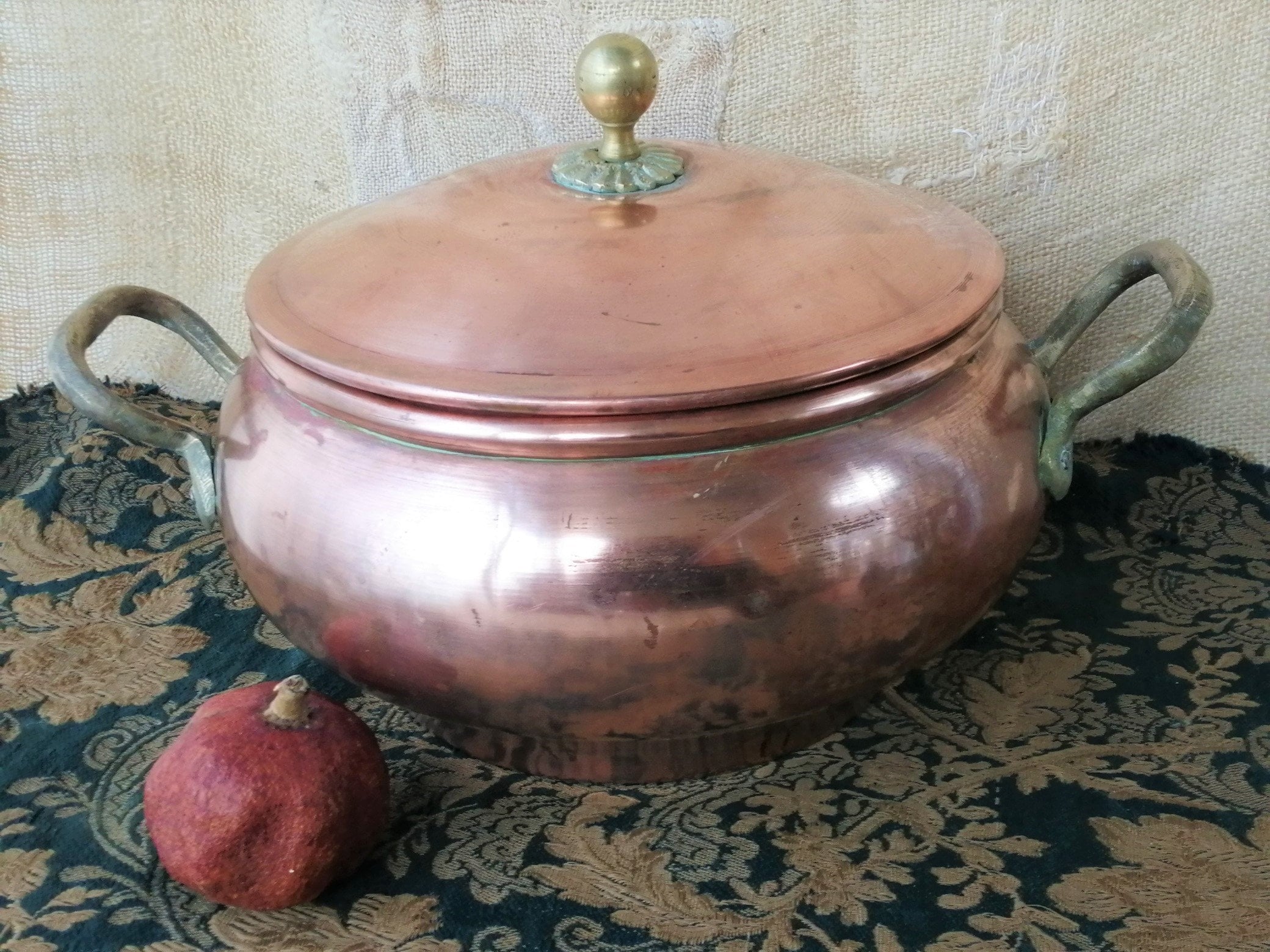 Vintage French Large Copper Tureen avec Poignées et Couvercle, Signé Par Un Maître Artisan Jean-Paul