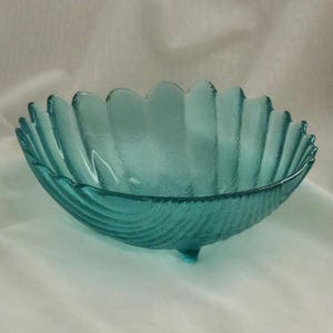 Large Frosted Art Glass Clam Shell Serving Dish