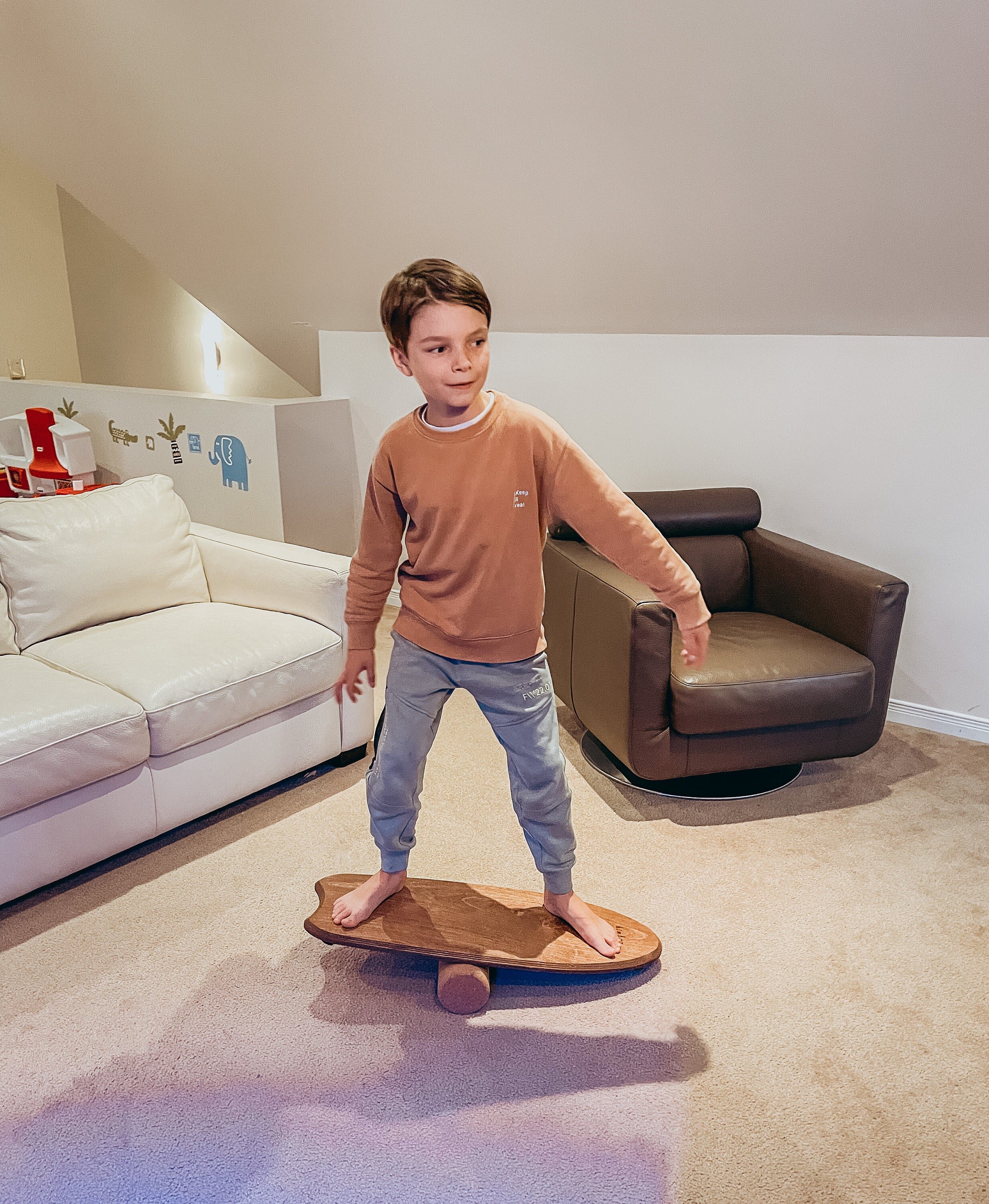 Costway planche d'equilibre en bois,balance board en bois pour enfants avec  couche de feutre, jouet planche,entraînement de l'equilibre,charge max  220kg (89x40cm) - Conforama