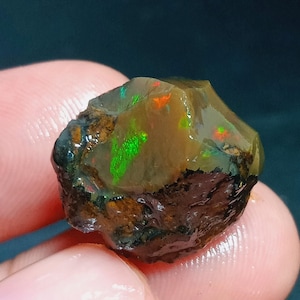 Top Great Quality !! 18.70 Cts Natural Crystal Opal Rough Multi Fire Oil Opal Rough Size 16x16 MM Ethiopian Welo Fire Opal Rough Gemstone