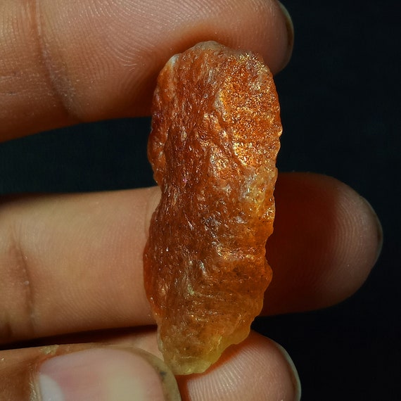 Natural Golden Sunstone Rough: Rainbow Lattice Gemstone (34x20x8 MM)