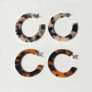 Dark brown tortoise shell hoop Light Ivory semi circle acetate earrings Acrylic minimalist jewelry Simple dainty round hoops Gift for woman