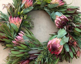 Wreath 18 Inch "Protea Flores"