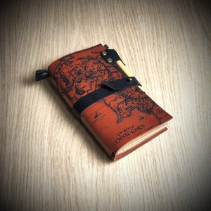 Journal en cuir enveloppé Le Seigneur des anneaux, carnet de notes carte de la Terre du Milieu, journal personnalisé à monogramme