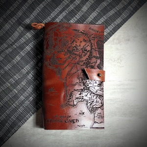 Journal en cuir enveloppé Le Seigneur des anneaux, carnet de notes carte de la Terre du Milieu, journal personnalisé à monogramme