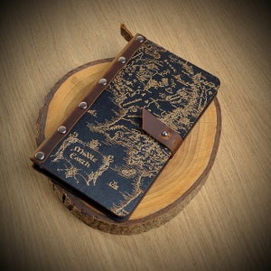 Journal en bois enveloppé Le Seigneur des anneaux, carnet de notes carte de la Terre du Milieu, journal intime personnalisé à monogramme
