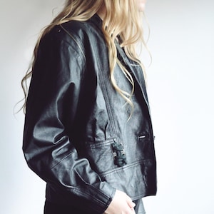 Vintage LEATHER JACKET Black Genuine Real Leather Badass Retro Women&#39;s 80s Classic Punk Rocker Batwing Sleeves Grunge Motorcycle Short Coat