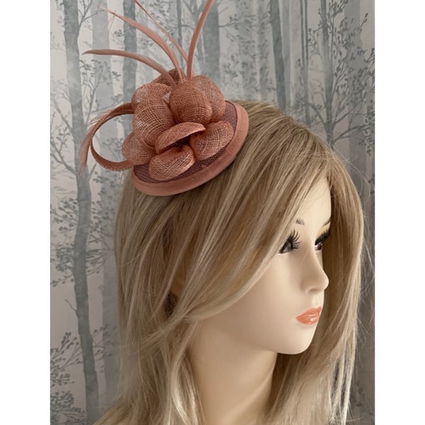 Dusky Pink Fascinator Corsage on a Clip Bridal Prom Races Race Day Wedding Hair Piece Clip Kentucky Derby Aintree Races