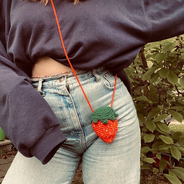 small strawberry crochet bag, crochet bag, strawberry bag, bag in strawberry shape mini strawberry, strawberry Amigurumi