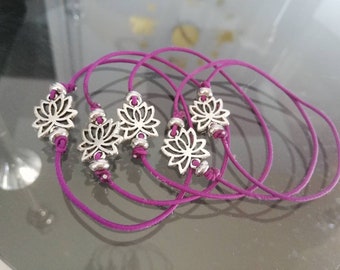 Bracelet à breloques lotus extensible violet