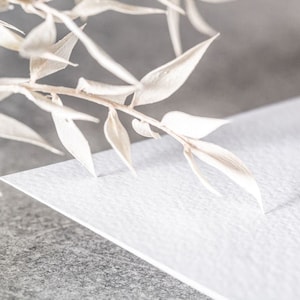 Strukturiertes Naturpapier Weiß 5er Set, A4 hochwertiges Papier Einladungen, dickes Papier 250g, Hochzeit Karten drucken, Bastelpapier Bild 1