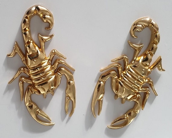 宮殿◆希少◆Dubai◆ライオン◆ゴールド◆蝋燭台◆ドバイ◆ロココ Pair 3D Quality Metal Scorpion Logo Emblem Chrome Car Motorcycle