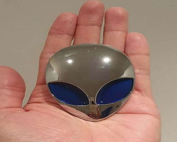Adesivo 3D Alienware Alien Head - Grande, Argento Con Occhi Rossi - Per Auto O PC