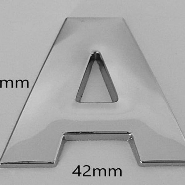 Insignia de emblema de letras y números autoadhesivos de metal cromado 3D del alfabeto de 45 mm de alto.