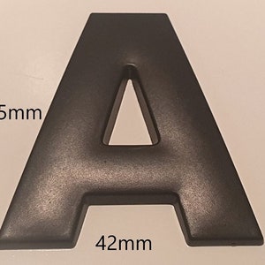 Insigne auto-adhésif en métal de qualité 3D, lettres et chiffres de l'alphabet, 45 mm de haut - Noir mat