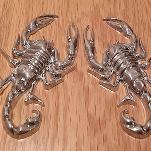 Para 3D Jakości Metalowe Logo Skorpiona Emblemat Chromowany Samochód Motocykl Odznaka - SREBRNY