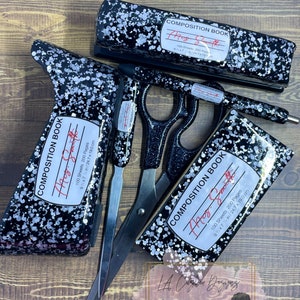 Conjunto de 6 materiais de escritório em resina com glitter para cadernos | Grampeador de resina | Caneta de resina | Conjunto de grampeador com glitter | Conjunto de mesa personalizado