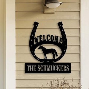 Custom Horseshoe Welcome – Metal Sign